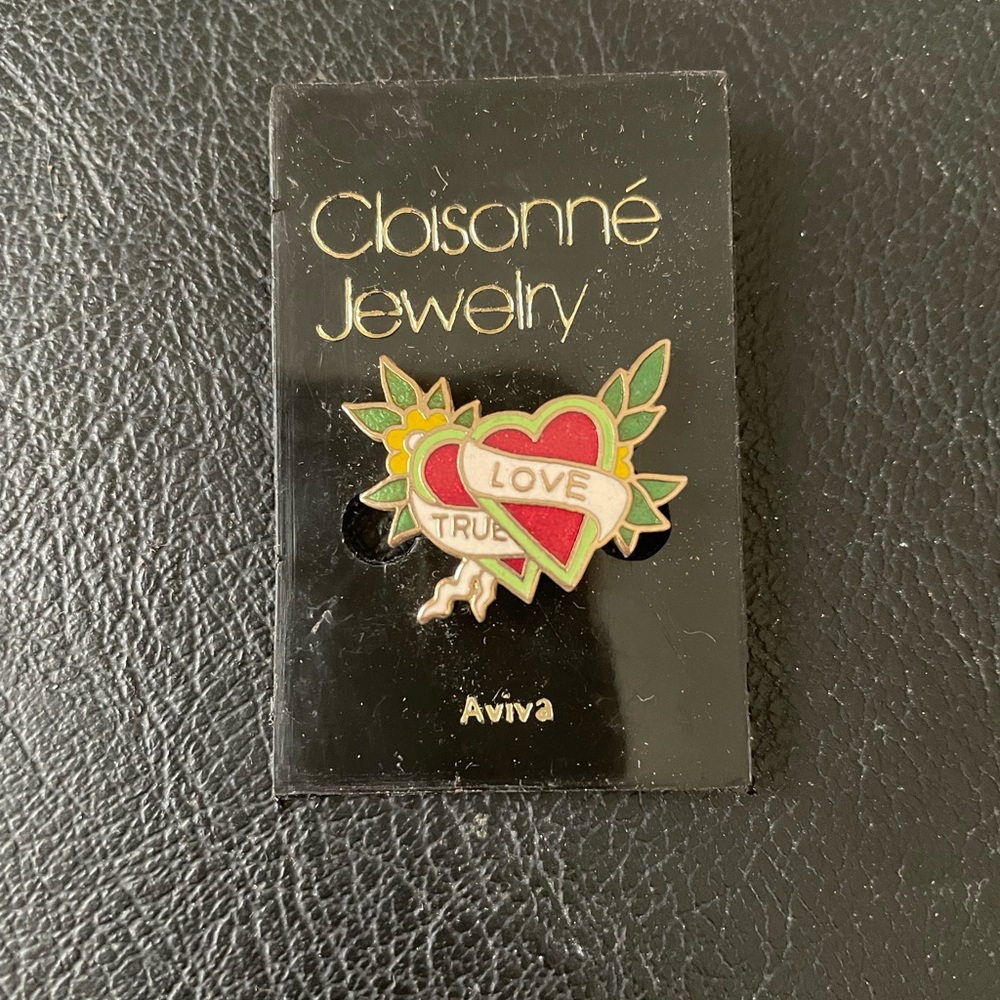 Cloisonné pin